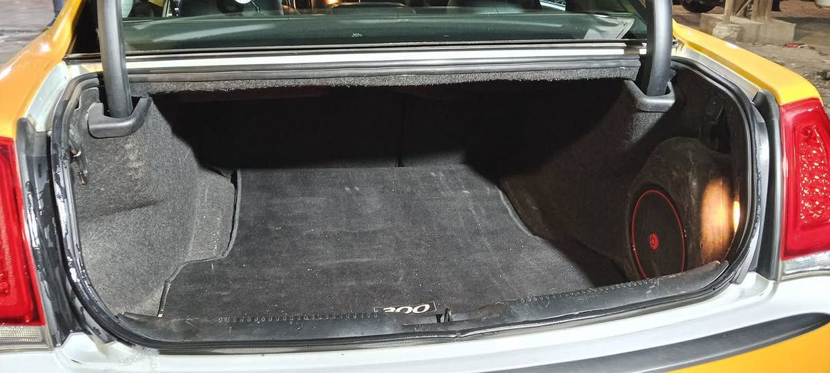 السلام عليكم للبيع 
الموديل 18 اصل بغداد انكليزي 
هيمي 5/700 جاهزه للخير كير مكينه حداديه تخم تاير نكسن   السياره فول موصفات بلاتينيوم عده الفتحه 
 السعر 205  بدون ايرباك 
***********
