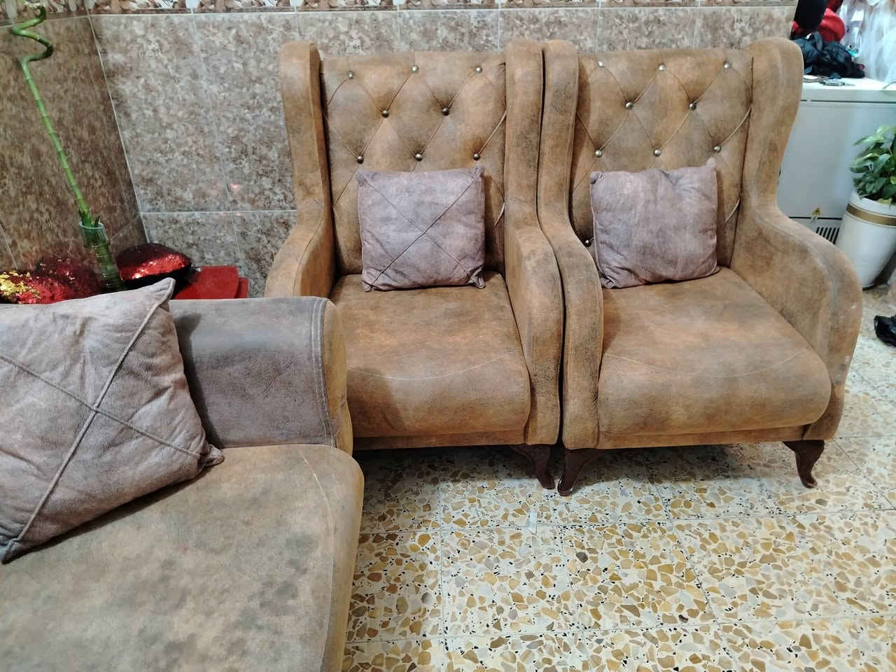 سلام عليكم عدنه تخم للبيع سعر 200 وبي مجال***********
