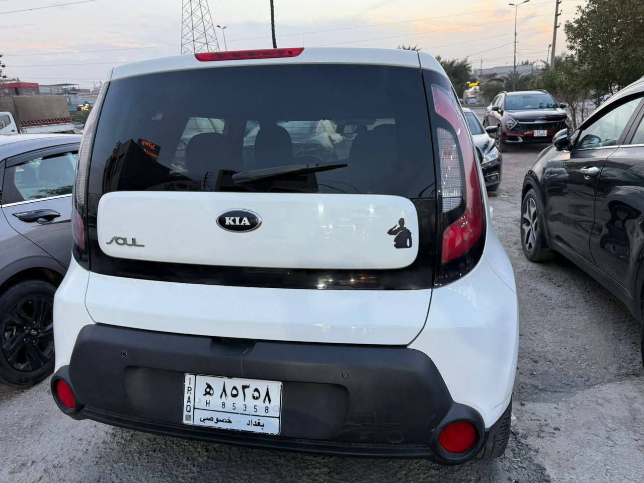 سلام عليكم 
كيه صول مديل 16 
سياره بيه بارد بل كصه وبيه قطعتين. صبغ 
مكينه 2000 رقم بغداد سعر 100 شده 
***********
