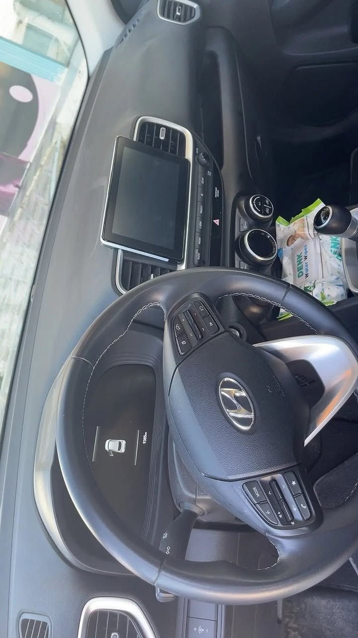 Hyndai venu 2024
فول مواصه فات sel
سلايد
گیچ ئه ليكترونى
٣ ره نگە گێخچە کە ی
٣مۆد لیخورین (sport-normal-snow)
به سمه
ده رگه ى به سمه يه
رادار ئاوينه-رادارى خه تى جاده -رادارى بيشى له كاتى نزيك بونه وه له سه ياره خوى ئيسوتوب ده گرى
ته نها نيو چه مه لاغى سبوغه هى پشت سه ياق ،ده رگاش سارده كوته ،يه ك دوو چالى بچوك هه يه
به بى ناو گرتن به بى ارباگ
ته نها ١١هه زار مايل روشتوه 
هه موو شتى به شه رت
نرخى ١٤٥ گه لايه


**إذا كنت صاحب هذا الإعلان وتريد حذفه لأي سبب، رجاءا أرسل رسالة إلى الدعم الفني**