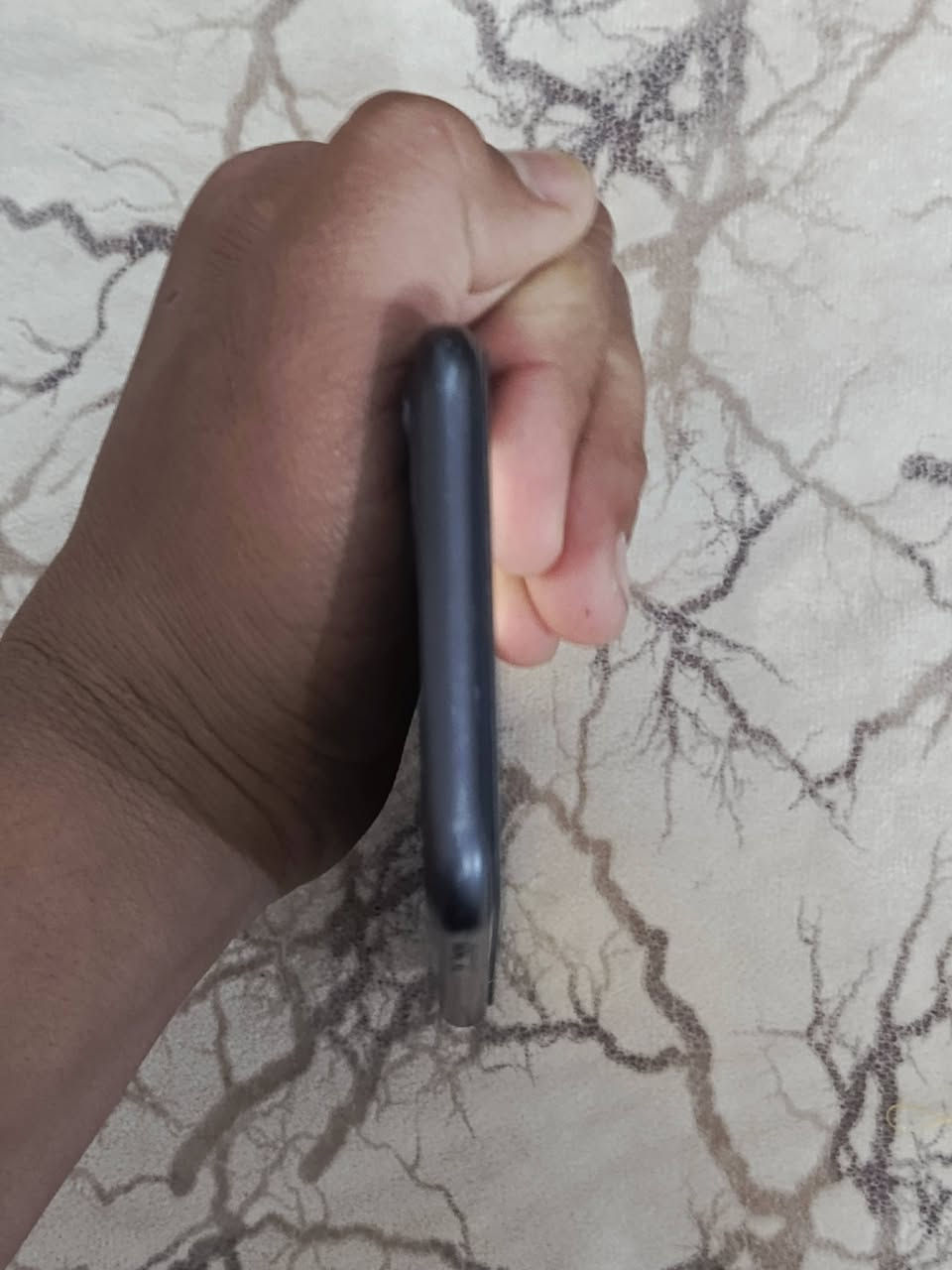 سلام عليكم ورحمه الله وبركاته 
جهاز 11عادي ذاكره 128بطاريه75
جهاز جديد وريد ابيعه السعر خاص 
متواجد على المازنجز ***********
