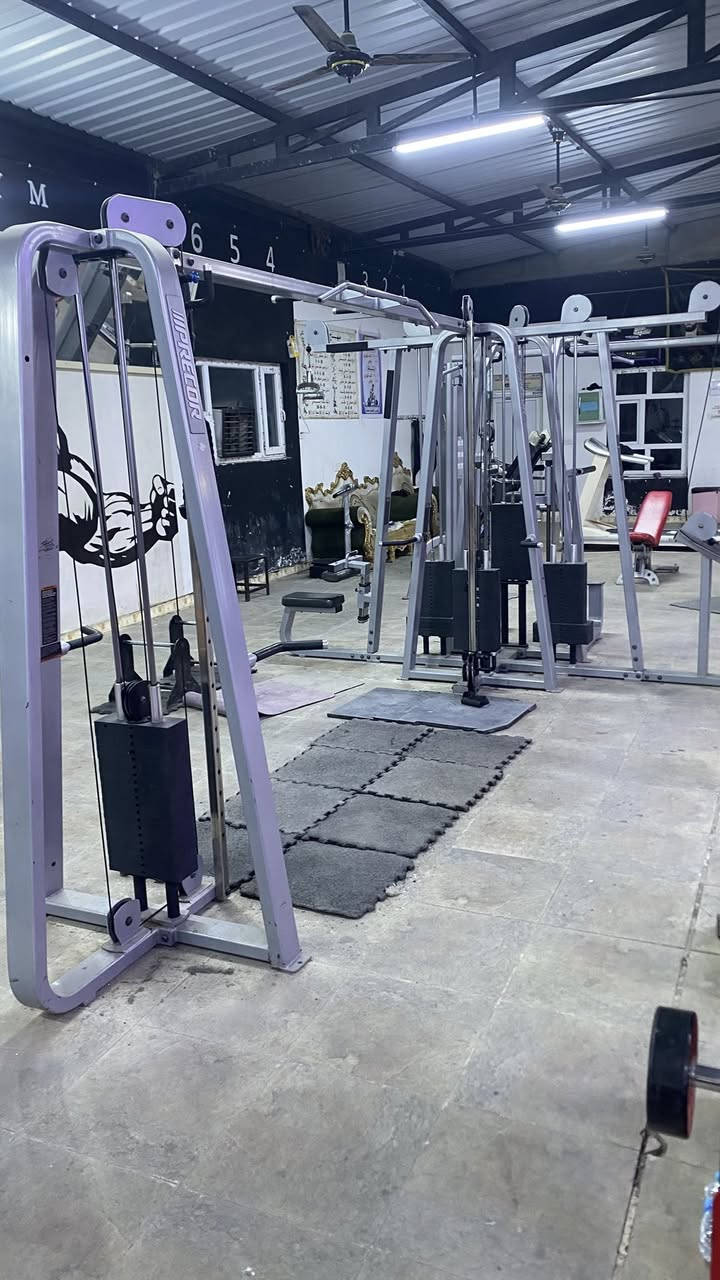 متوفر جم امريكي  مساحة 500  كامل متقابل ثماني رشاقة همرات امريكية ومتوفر كادر نقل 🚛🚛 شد تصعيد تفريغ القاعه مابيها نقص ابدد راسلني واتس ودزلك الفديو وباقي التفاصيل 📲 ***********
