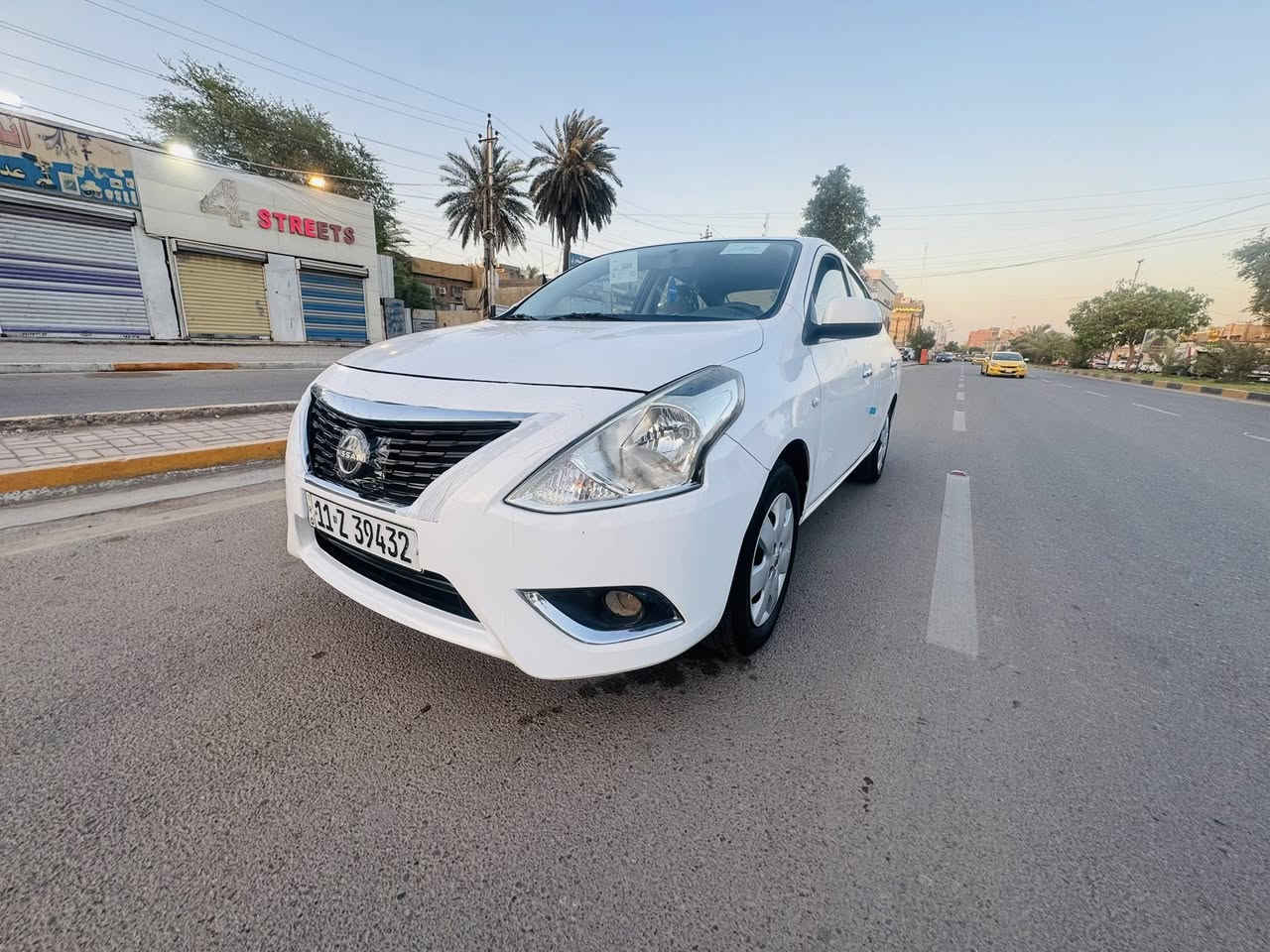 نيسان سني  هندي بليته زرقاء موديل 24 ضمان السور بيهه السياره بيهه قطعتين صبغ كير محرك وضع الشركه تبريد ثلج 
تخم تاير السياره جاهزه رقم بغداد هزه وسنويه كله جديد 
السعر 106 
الاستفسار ***********
مكاني الزعفرانيه اربع شوارع
