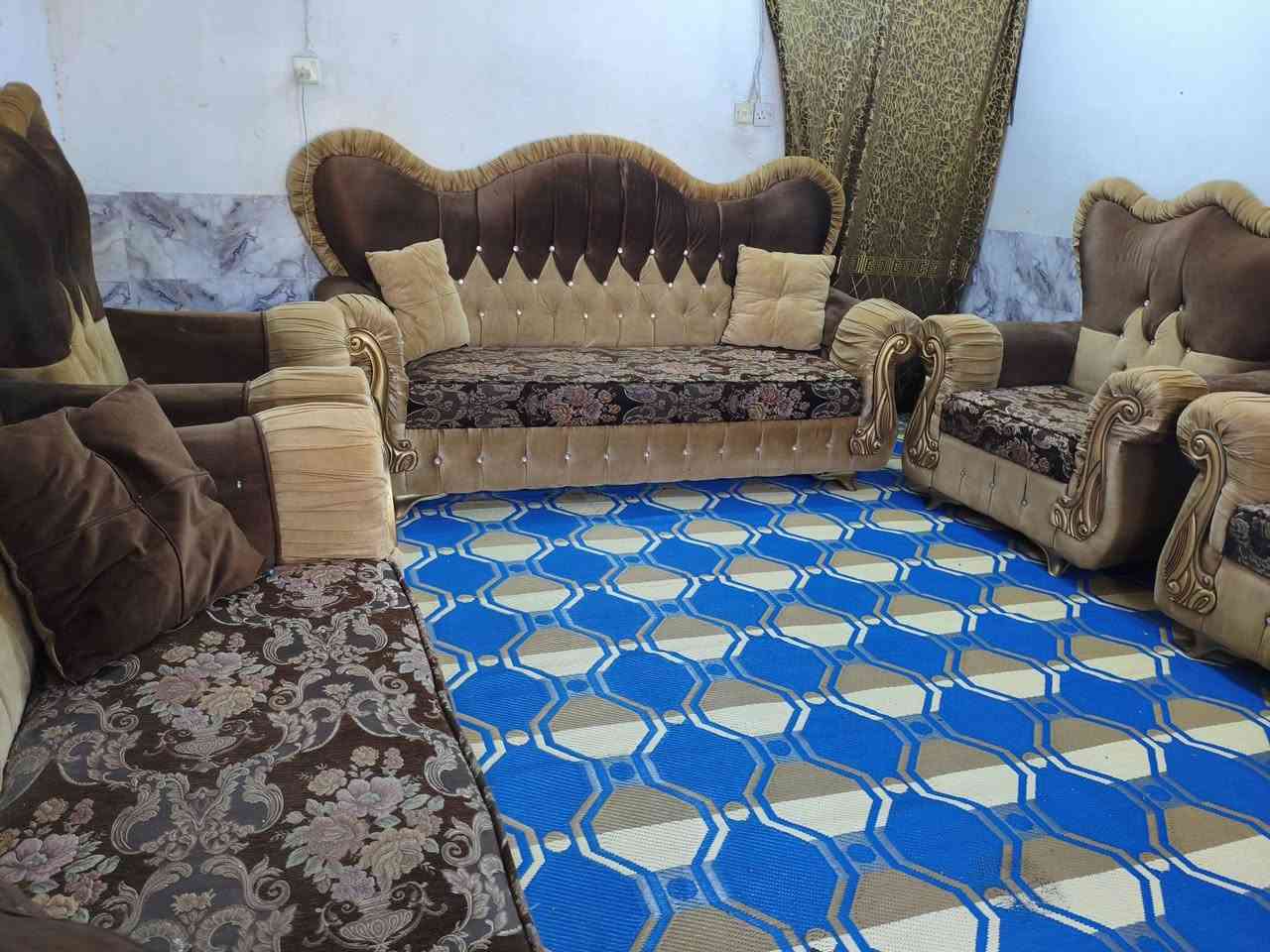 تخم ملكي 10 مقاعد نضيف حيل اخو جديد مابي اي ضرر كله بلوك اسود تجاوي ومقاعد بلوك سعره 350 وبي مجال مكاني كربلاء حي العامل يوجد توصيل بكروه *********** يوجد واتساب
