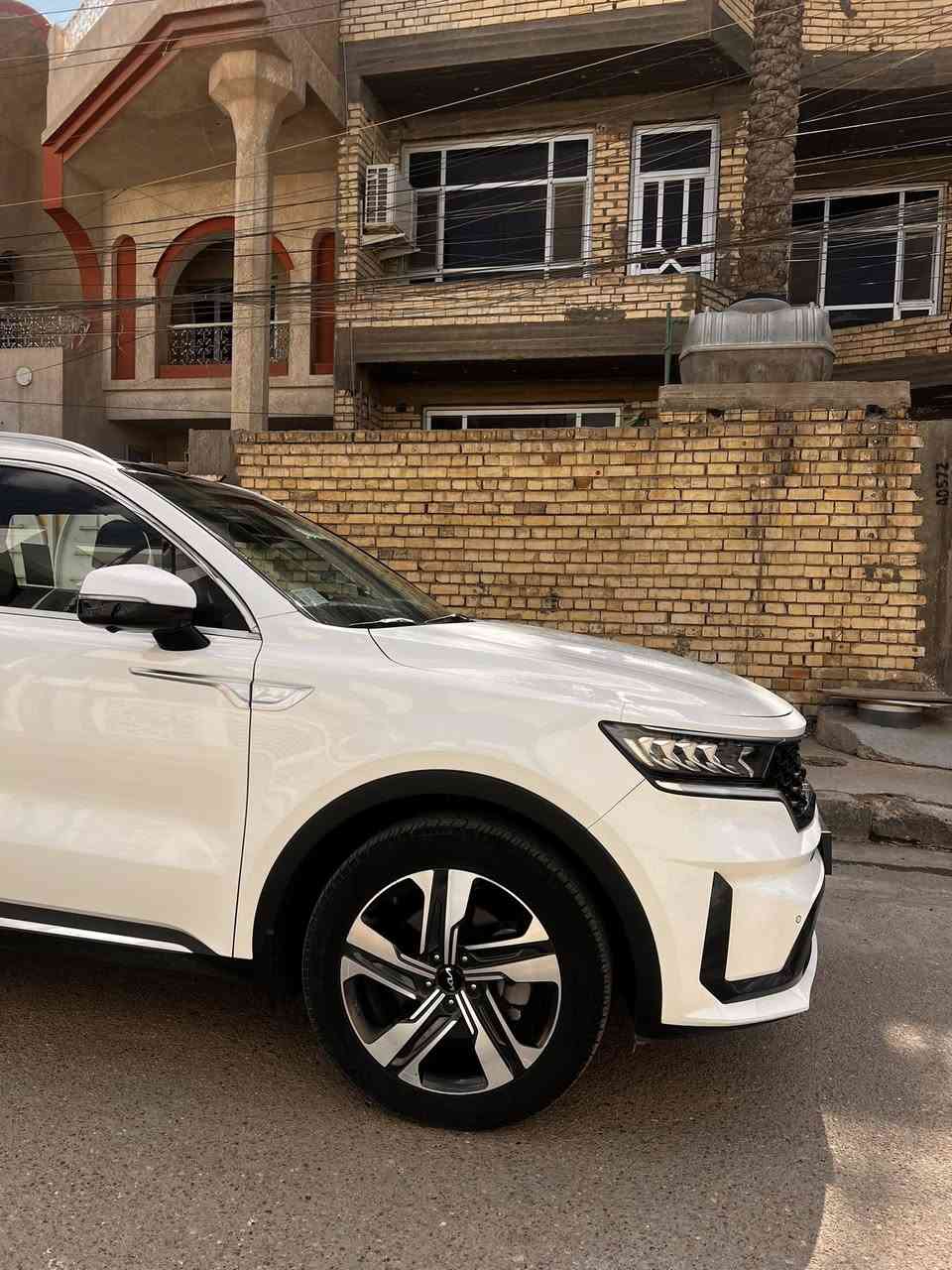 السلام عليكم
كيا سورنتو 2023 خليجي 4x تجي اعلى 
مواصفات بالسورنتو 
فور ويل / بانورامة / بصمة تشغيل / تشغيل عن بعد / خمس كامرات / جنطة كهرباء
كراسي تدفئة تبريد / كشنات جلد / انظمة قيادة / كير ماوس / اشاير ترحيب / ثلاث قطع تبريد / بردات / مانع انزلاق/
وبعد بيها هواي مواصفات 
ماشية 27 الف مكفولة كفالة عامة
مكاني بغداد / الكرخ 
السعر 298 
السيارة بأسمي
رقم الهاتف ***********
