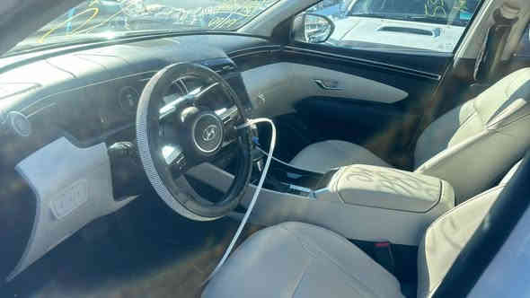 Hyundai TUCSON 2024
فول مواصفات مشحونه لدبي
مطروح داخل دبي بدون تصليح
#السعر 148 ورقه
مده الوصول 45 يوم تقريبا
للأستفسار الاتصال على الرقم التالي
*********** واتساب أو اتصال
*********** اتصال
