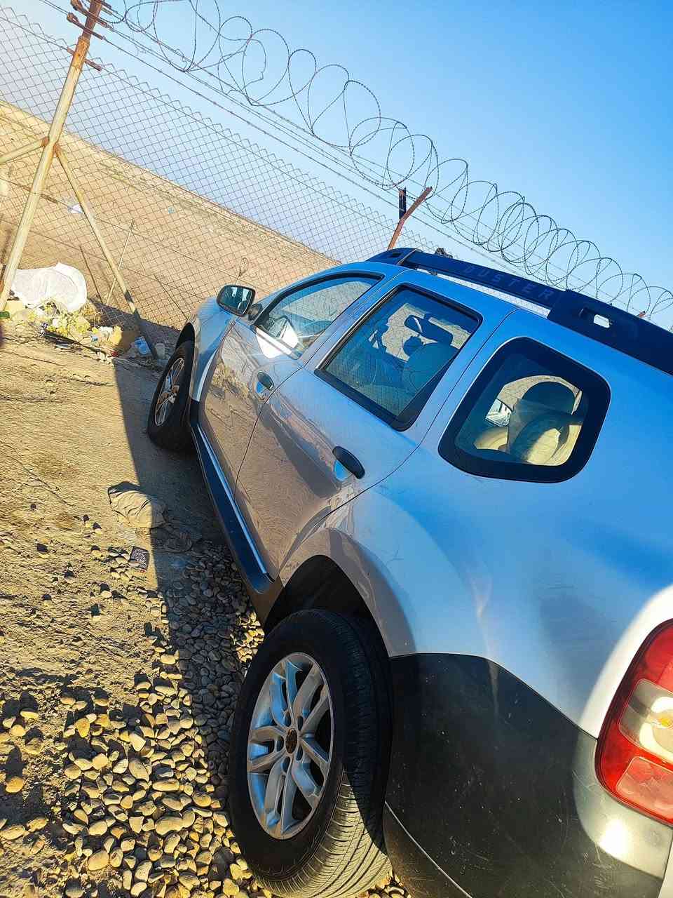 رينو داستر مكفوله سياره نضيفه جدا جاهزه من جميع النواحي السعر 78 رقم ***********
