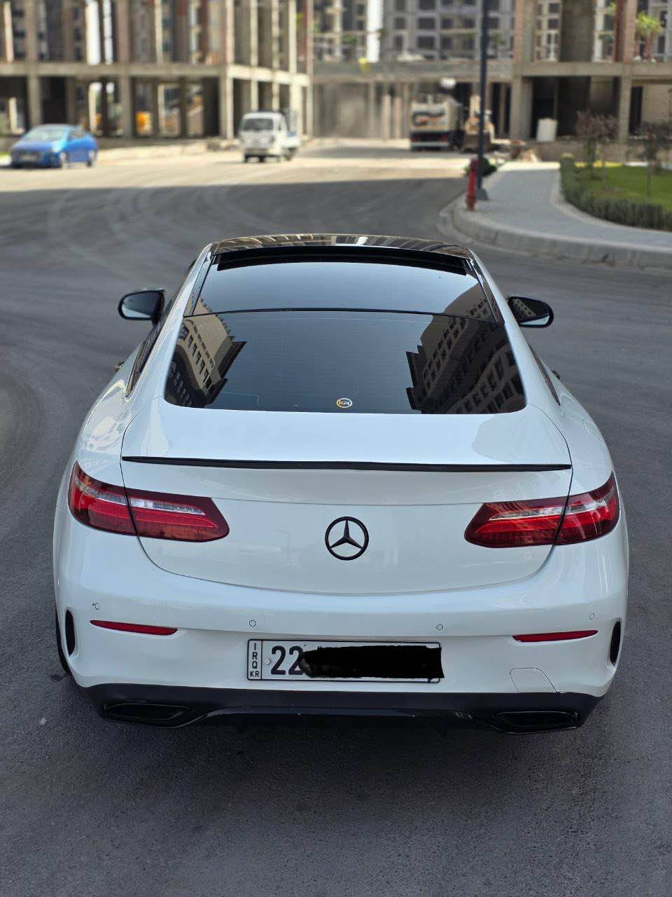 🚗 للبيع او مراوس : مرسيدس E300 كوبيه

🔹 النوع: Mercedes-Benz E-Class Coupe
🔹 الفئة: E300 Coupe
🔹 سنة الصنع: (2019)
🔹 اللون الخارجي: (ابيض )
🔹 اللون الداخلي: (اسود)
🔹 الممشى: (73 كم)
🔹 وارد: (الماني بصمتين مكفوله انتربول )
محرك 2.0 لتر تيربو
كير  أوتوماتيك 9 سرعات
دفع خلفي  
شاشة كبيرة + نظام ملاحة
مقاعد جلد كهربائية مع ذاكرة
فتحة سقف بانوراما
تشغيل بصمة (Keyless Start)
حساسات أمامية وخلفية + كاميرا
رادار (مثبت سرعة)
صبغ قطعتين 
إنارة LED
رقم اربيل ب اسمي هزه وسنويه جدد وكتاب تضليل 

للاستفسار *********** بغداد, العراق
