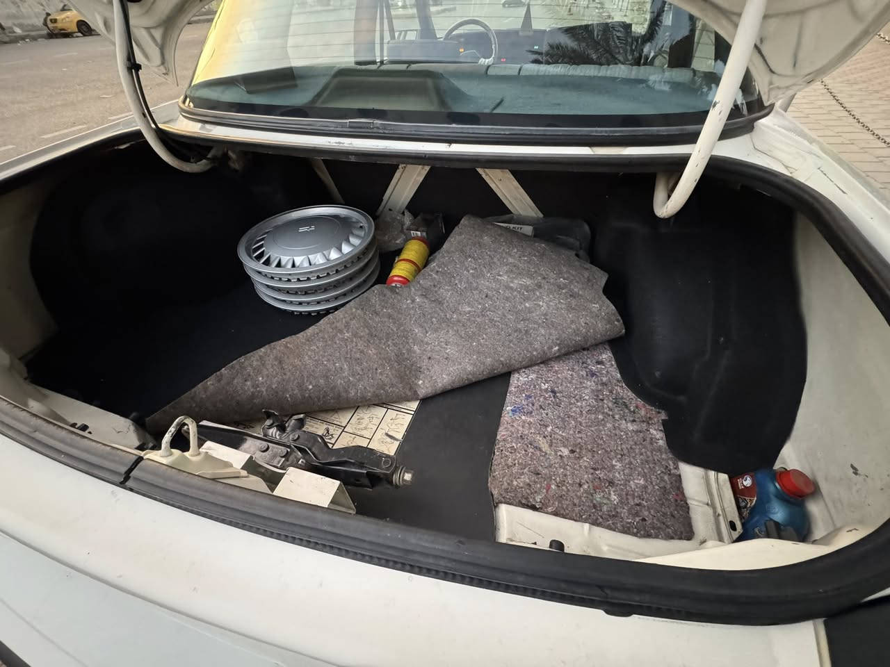 السلام عليكم
اولدز موبيل 1990 للبيع

سياره وضع شركه بدون حادث وبدون صبغ

محرك كير على الشركه برغي مانفتح بي

دواخل شركه تبريد تتفئا

أرضيات وصيدليه وكتلوكات الشركه وكبات

العنوان بغداد حي القاهره هاتف ***********
