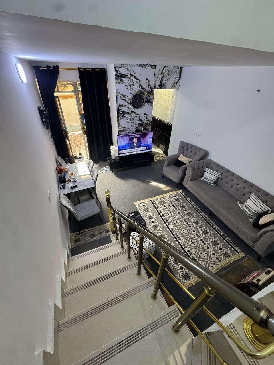 #للايجار__________في__________السيدية
بيت ٦٠ متر ٣ غرف نوم صالة مطبخ خدمات 

مربع جدا هادئ ونظيف مربع تبوك

شارع عرضه ١٥ متر رصيف ٣ متر

يسلم فارغ بدون اثاث 

للأستفسار آكثر الأتصال على الرقم 

***********

او زيارة المكتب الكائن في منطقة السيدية 

شارع جامع الأقصى مقابل لحوم جويلي

مكتب المصطفى للاستثمار و التطوير العقاري
