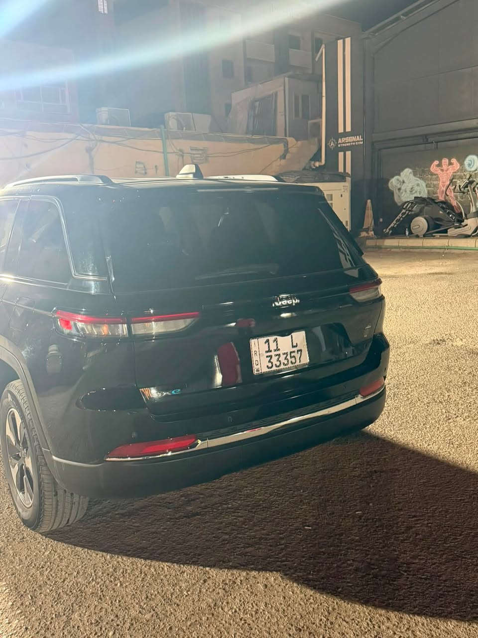 للبيع | Jeep Grand Cherokee Limited 2023 🔥

✅ فور ويل (4WD)
✅ هايبرد + بنزين + شحن (Plug-in Hybrid)
✅ لون كلين
✅ الممشى: 42 ميل فقط

أبرز المواصفات:

* شاشتين كبار
* تشغيل بصمة (Smart Key)
* ريموت ستارت
*
* حساسات أمامية وخلفية
* مثبت سرعة ذكي (Adaptive Cruise Control)
* نظام المحافظة على المسار
* رادار أمامي وتحذير الاصطدام
* فرملة طوارئ أوتوماتيكية
* Apple CarPlay & Android Auto
* مقاعد جلد فاخرة
* تدفئة وتبريد للمقاعد الأمامية
* تدفئة للسكان
* سقف بانوراما
* باب خلفي كهربائي
* شاحن لاسلكي للموبايل
* إضاءة LED
* جنوط وكالة
* حالة الوكالة، نظيفة جدًا

💯 السيارة كلين وبحالة ممتازة جدًا، جاهزة للفحص بأي مكان.

📍 للاستفسار والمراسلة على الخاص أو الاتصال
*********** واتس 
*********** للاتصال
