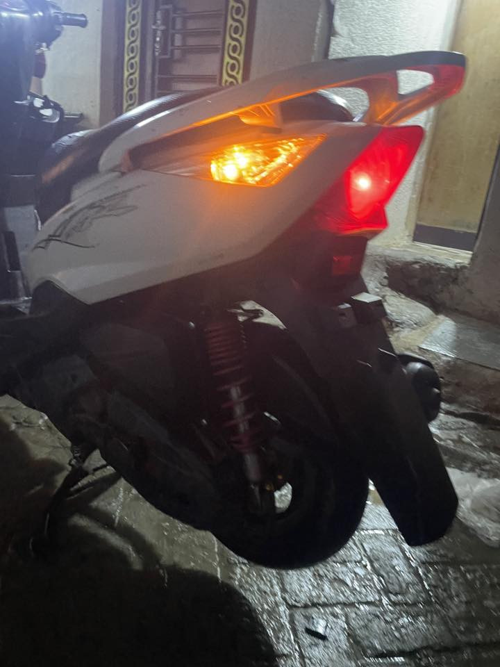 سلام عليكم
دراجة ثعلب لون ابيض معدل140 
دراجة مكفولة من التجفيت (كهربائيات شغالة سلف هندر) 
جيب فيتر وتعال " 
السعر 450 الف 
المكان المدينة الصدر
الرقم ***********
