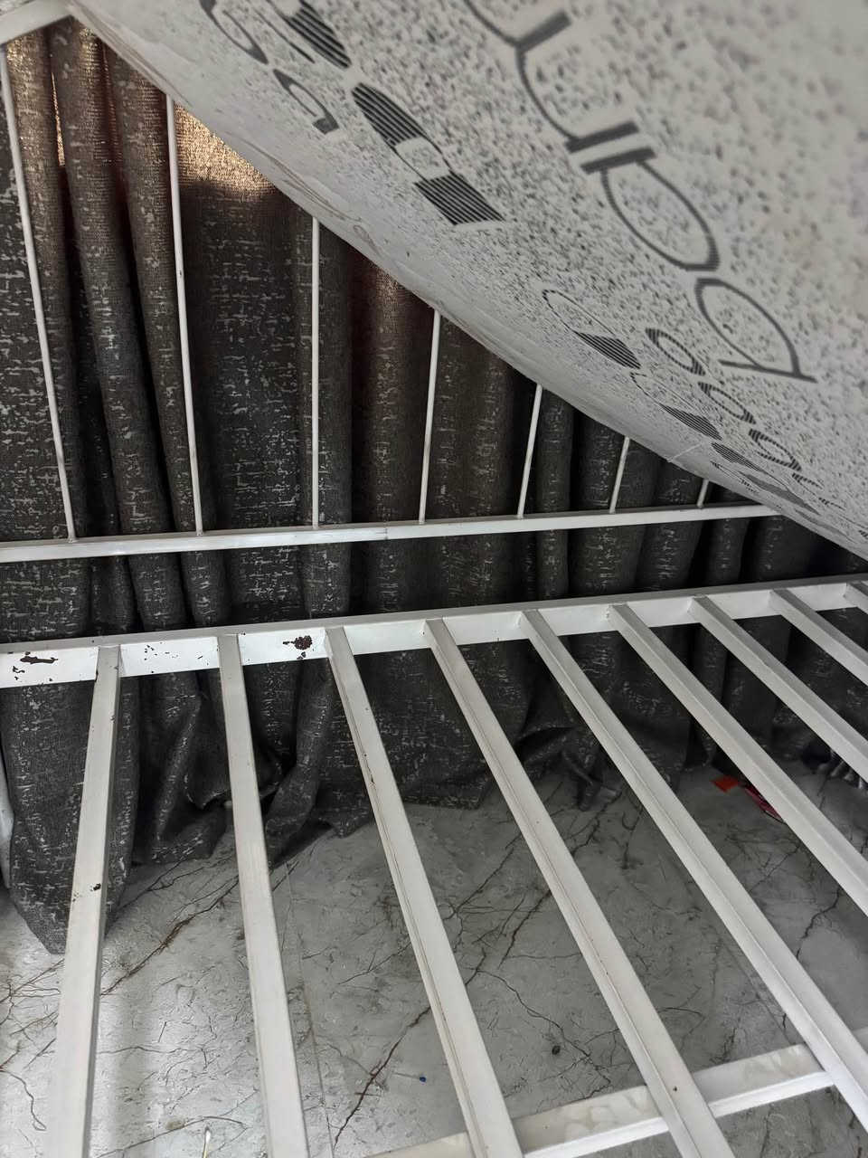 سرير نفرين حديد ماركة استعمال قليييل مع دوشك طبي اصلي الي بي عدة طبقات للبيع 
المكان شارع فلسطين 
للاستفسار على الخاص او اتصل على الرقم 
*********** بغداد, العراق
