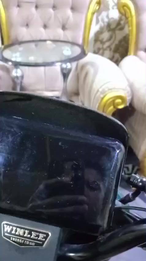 دراجه شحن ار 11مديل2025بعدها بل جيس شخط ما بيها وبطاريات كبار3 كلهن جدد وقويات سريعه  سعرر550بصره نواب ظباط مقابل مستشفى العسكري غراظها موجوده مرايات زنجيل كفات شاحنه ***********
