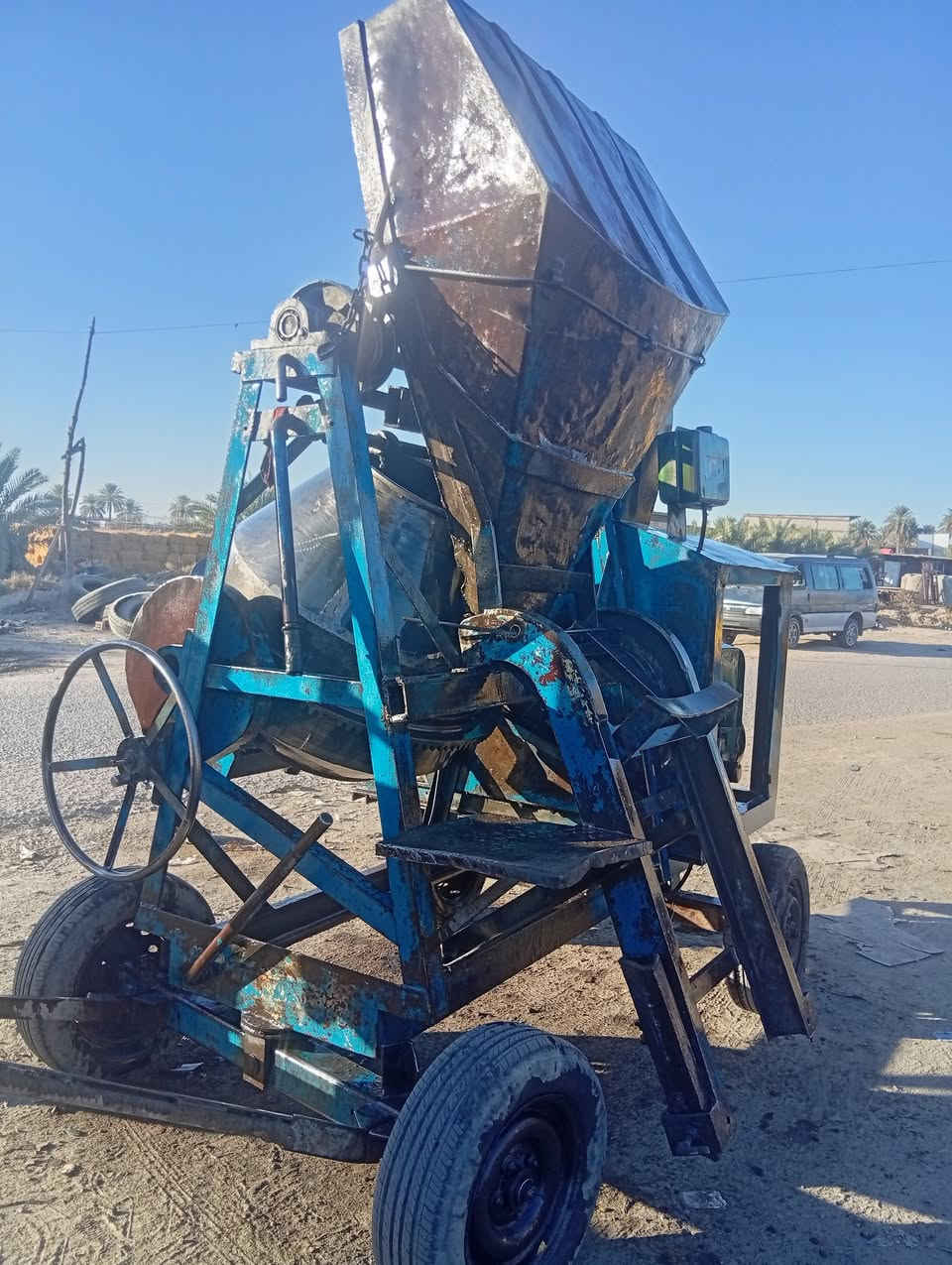 السلام عليكم خباطه للبيع شرط العمل برغي ماناقصه عده البواب كلشي بيه جديد سعر 3ونص***********
