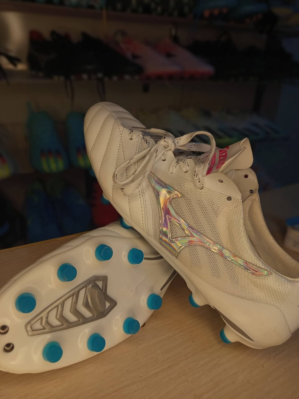 مازینو یابانی اصلی  قطعە  ویە توصیل25
شلع مجموعە 30 قطعە علی 15الف
قیاصات 40 حتی 45
واتساب-***********
