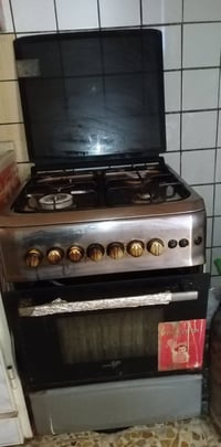 طباخ غاز • فرن شغال • ٢ صغار خربانين