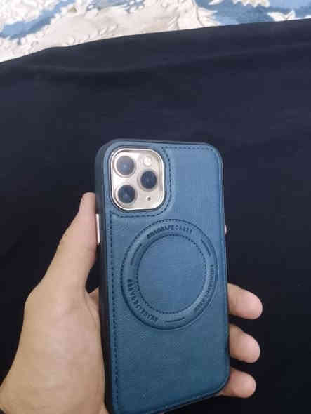 سلام عليكم جهاز البيع ايفون 11برو فقط الجهاز حلو ونضيف الجهاز خطة واكف ولباقي كلة شغال كمرات فيس ايدي كلةًشغال الجهاز وتار ما مفتوح ابد الجهاز مال بيت حلو ونضيف السعر 175وبي مجال الطيبين ويرهم مراوي حسب القناعة الجهاز وتار المكان بغداد العبيدي رقم ***********
