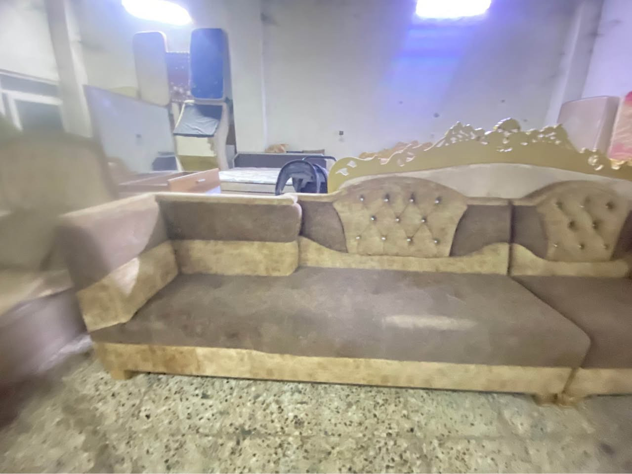 ديوان خشب عيراقي اصلي ٢٠ نفرات حيل نضيف سعر فقط ٣٠٠ ألاف عنوان دهوك بروشك ت*********** دهوك, العراق
