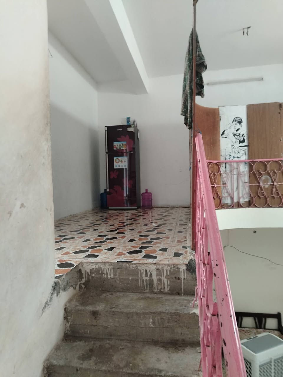 دار للبيع المساحه ٤٠٠ سند ٥٠٠ واقع حال حي الرساله شارع معرض الشارقه للستفسار الاتصال
***********
