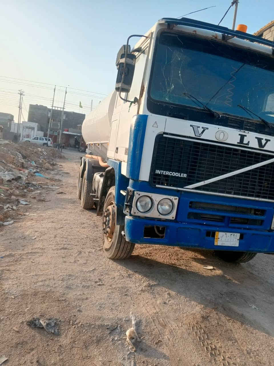 السلام عليكم فالفو للبيع جاهزه من كلشي تانكي 20 طن كهربائيات شغاله شاصي مكفول محرك بدايه تبخير للشراي هذا رقمي ***********
