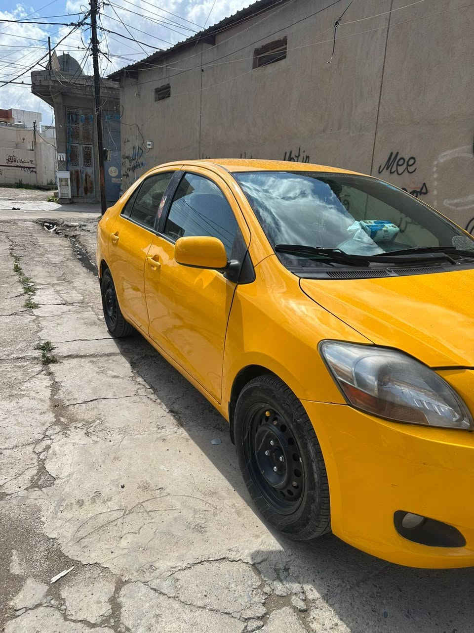 مكلف مكلف فقط لنشر //يارس للبيع موديل 2010 ضرر بي قطعتين جاملغ وباب فقط بدون دواخل رقم كركوك مشروع وطني دفتر بنزين موجود كير محرك تبريد بشرط هذا رقم صاحب سياره ***********
