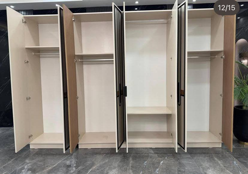 تم تفريغ موديل  سيرو 
متكون من 10 قطع 
كنتور مع الملحق 3 امتار و40سم 
سرير مخزن 
شازلون مخزن 
كومدي أناره 
ميز تواليت أناره 
مراية 
طابورية 
سكك 3مراحل 
برغي مع چوي حديد 
ظهر بلوك 
***********
