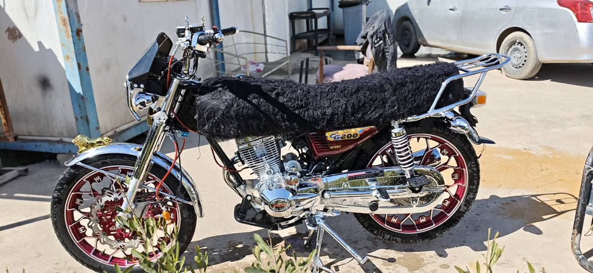 السلام عليكم  بعد اذن الادمن 
بارت عيتاني سوري 2025 
غني عن التعريف  200cc 
عزم نار 💥⚡
 وكالة استعمال اسبوع  ماشي250 كيلو 
ما يحتاج وصف  المعروف لا يعرف 
السعر 700 $$ 
تواصل .***********
