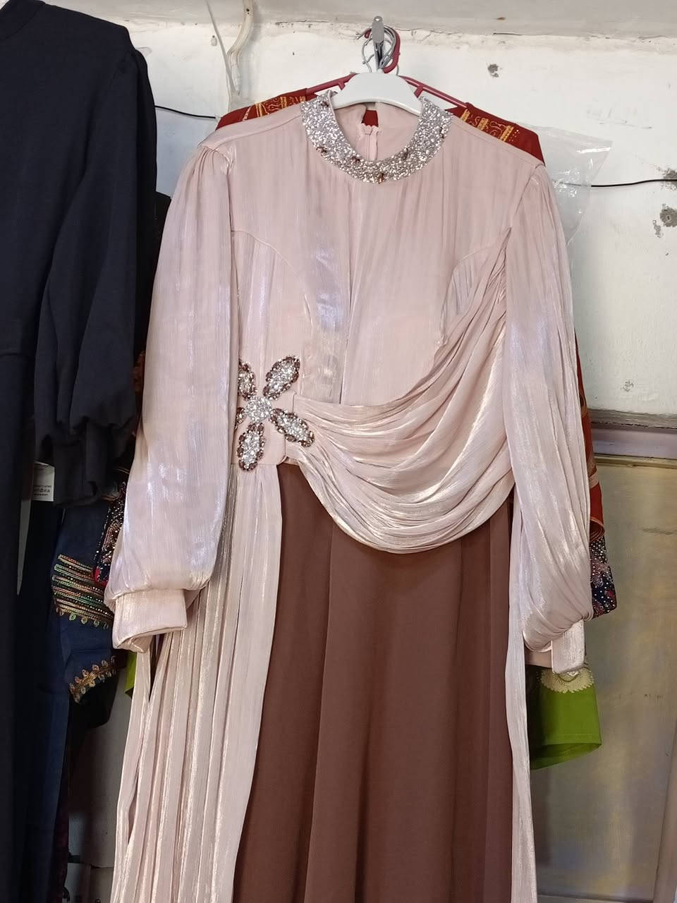 السلام عليكم ورحمه الله وبركاته.
كل ما هو جديد توفر في محلي محل (نورالدين آل محمد)
من احذية ولادي و بناتي و نسائي و رجالي 👟🥿
و ملابس ولادي و بناتي و نسائي👕👗
 و مكياجات + اكسسوارات 💅💍
و بأسعار تنافسية 💸🔥
المكان : ((الشورة خلف الامن الوطني))


**إذا كنت صاحب هذا الإعلان وتريد حذفه لأي سبب، رجاءا أرسل رسالة إلى الدعم الفني**