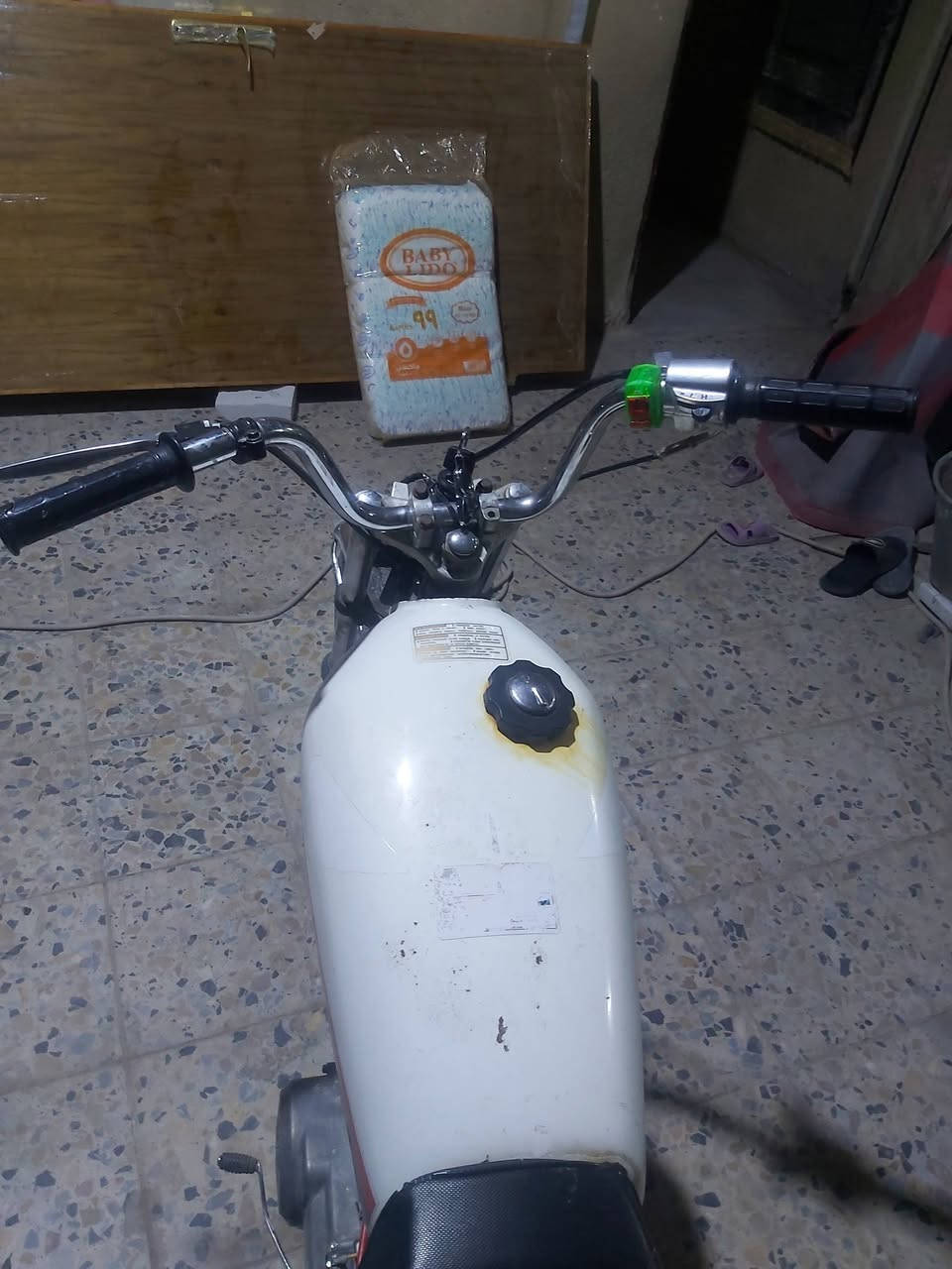 "من رخصه الأدمن ساده الكبار المحترمين'
"" ركزز وياي شراح اكتبلك"" الله يساعدك دراجه ايراني «ادوات» شغاله هندر وطلع، بس مشكلتها صغيره وماتسببلك ضرر "كلجات فقط لازم تبدلهن" مشتريها 300 صارف عليها 150 وصل سعرها 450، سعرها النهائي 280 فقط عندك فلوسها اهلا وسهلا ماعندك ربع ماينزل من سعرها يعني دراجه تصرف عليها فقط تزويد وحياكم الله
***********
