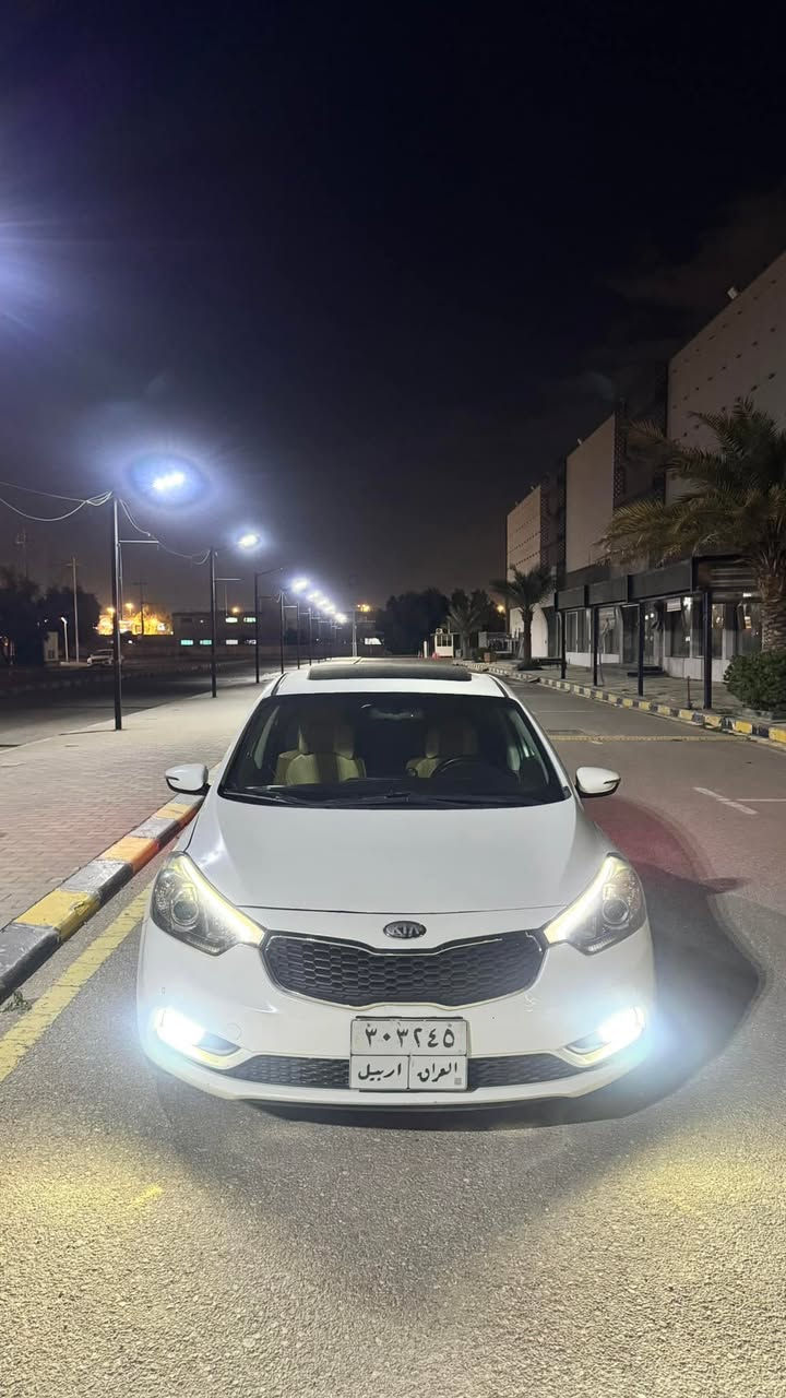 سيراتو ١٣ شكل ١٤ 
فقط بنيد صبغ
VIP مكينه ١٦٠٠
١١٩$
***********
نجف
