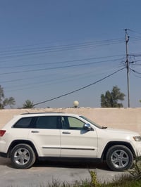 جيب لاريدو موديل 11كلين رقم بغداد دولي بسمي اخوان السيارة نضيفة جدا وك...