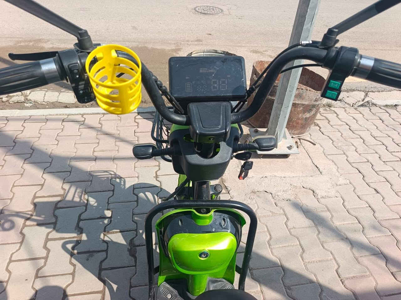 السلام عليكم
بايسكل شحن للبيع 🍏 جديد شرط 
موديل 2025 
حجم 20 
السرعة 99
4تبديلات نشاط فول 
5 بطاريات خدمي وشي راقي شرط ع فحص طخم جديد شرط 
لايت عالي ناصي 
اشاير يمين يسار 
رباعي شغال 
السعر 250 وبي مجال قليل 
مكاني الشرقاط قرب كراج الشرقاط بضبط 
رقم الهاتف***********
