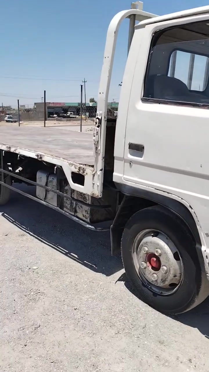 للبيع ازوزه موديل ٩١  رقم واسط نكليزي سنويه وهزه جدد تخم تاير مكينه وكير كيا سياره جاهزه للعمل ومعروضه ٤١ ورقه واي استفسار *********** مكانها بفداد
