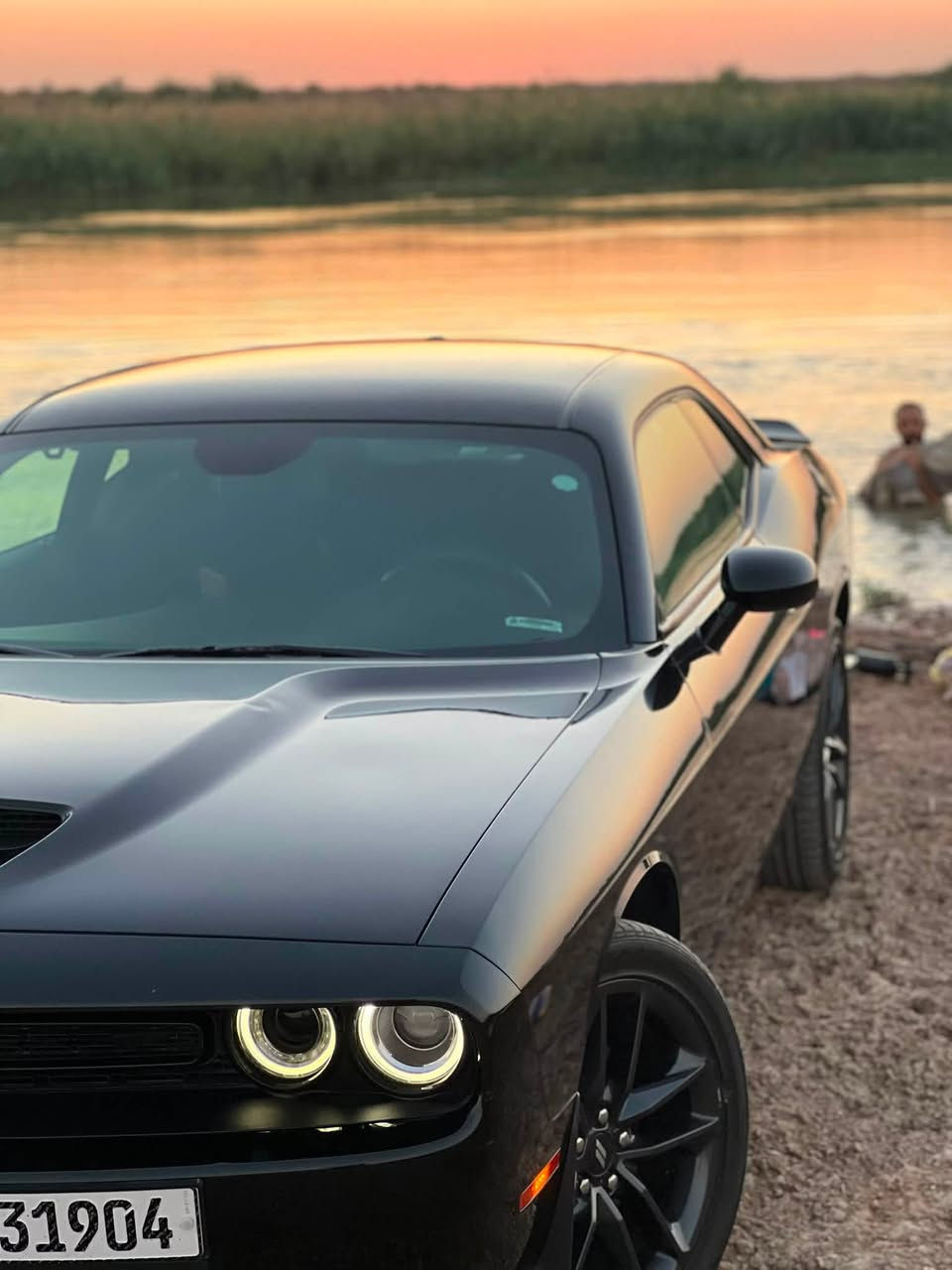 .
🚗 للبيع | Dodge Challenger GT Plus موديل 2023 🔥
إذا كنت تبحث عن سيارة تجمع بين الهيبة، الأداء، والفخامة، فهذه فرصتك.
✅ دوج تشالنجر GT Plus - موديل 2023
محرك V6 سعة 3.6 لتر
قوة 303 حصان
ناقل حركة أوتوماتيك 8 سرعات
مقاعد جلد فاخرة مع تدفئة وتبريد
شاشة كبيرة مع Apple CarPlay وAndroid Auto
كاميرا خلفية وحساسات
جنوط رياضية قياس 20 إنش
السيارة نظيفة جدًا وجاهزة للاستخدام
بدون أي ملاحظات
💥 سيارة عضلية بتصميم أمريكي أيقوني، تجمع بين الراحة والقوة والأداء المميز. مواصفات GT Plus تشمل تجهيزات فاخرة مع محرك V6 بقوة 303 حصان وناقل حركة أوتوماتيكي من 8 سرعات.
* السيارة مرقمه الفلوجة حاليا. 
*سياره فول من عدى الفتحه.
*ماشيه 38 كيلو حقيقي. 
* مكان السيارة بغداد الدورة
*حادث ربع جاملغ خلفي بجم كبس. 
📞 للاستفسار أو المعاينة راسلني على الخاص أو اتصل مباشرة على 

...... ***********......

الجادون فقط،
