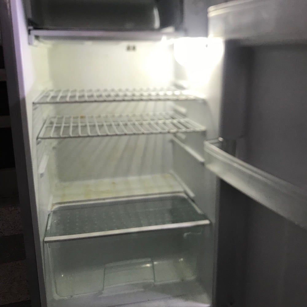 
ما هو الحجم أو السعة باللترات؟: 
حجم ٦ قدم
هل هناك أي مشاكل أو أعطال يجب على المشتري معرفتها؟: 
كلا
ما هو سعر الثلاجة المطلوب؟: 
٥٠ الف
أين يمكن استلام الثلاجة؟: 
حي الجهاد 
هل السعر يشمل التوصيل؟: 
كلا