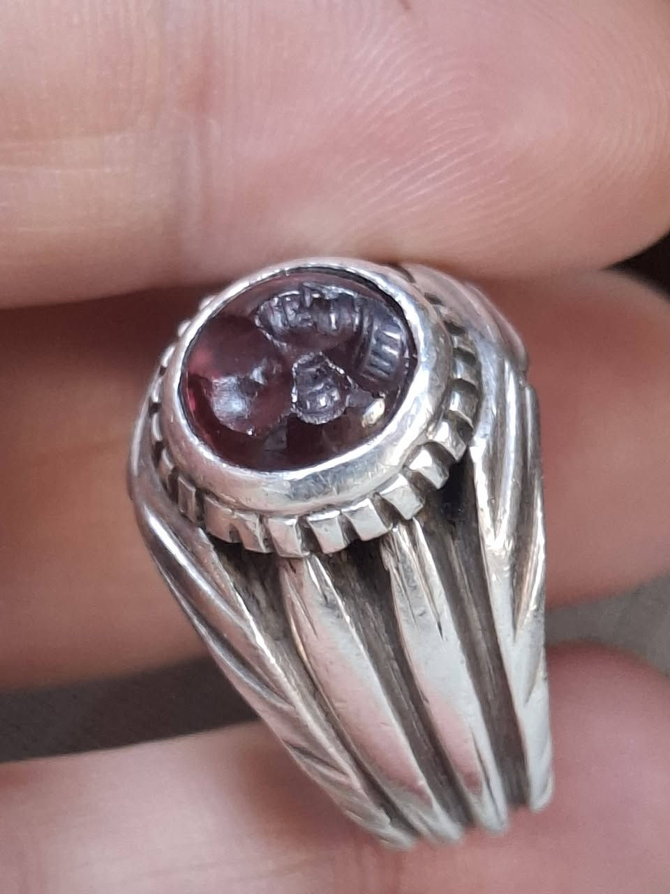 ياقوت قديم
صياغة علي بمبع


**إذا كنت صاحب هذا الإعلان وتريد حذفه لأي سبب، رجاءا أرسل رسالة إلى الدعم الفني**