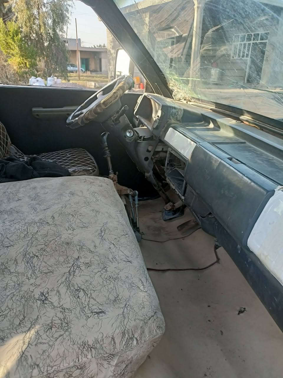 السلام عليكم كيا بستا للبيع كير وكسن مضمونات محرك بيه شويه خيط بخار باتري جديد دينمه جديده وسلف كشره كدامك مكاني ابي اغريب السعر 12 ابيع كوم حديد بدون ارقام‏‪0750 044 5762‬‏
