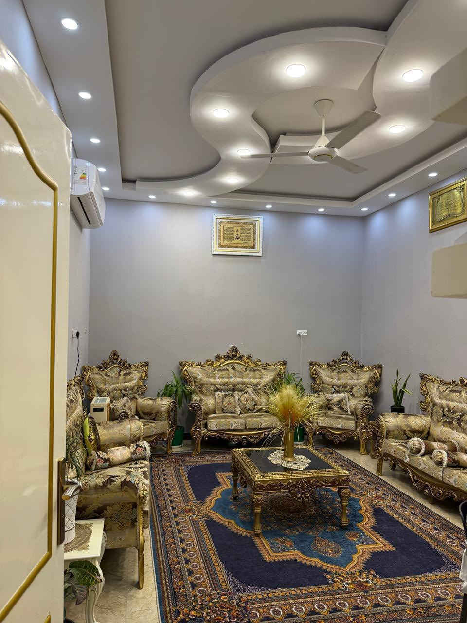 بيت لبيع مهيجران بتصميم راقي
طابو زراعي عراقي مساحه205متر
وبسعر120مليون ***********
