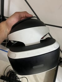 للبيع vr ps4 مستعمله مرتين لو 3 بعدها بالجيس كامله ملحقاتها وياها الكا...