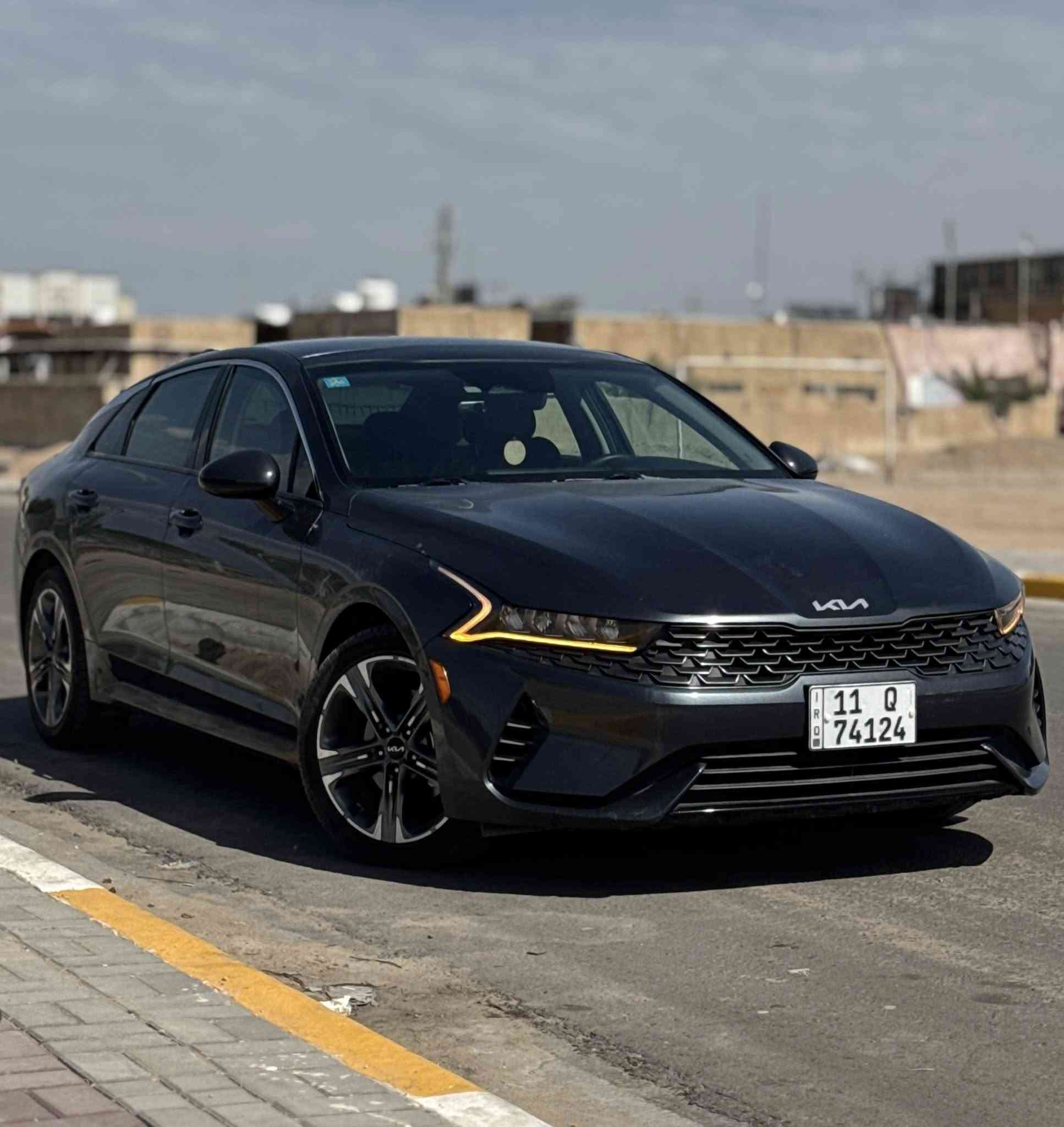 السلام عليكم
كيا كي فايف k5 2024 للبيع فقط
فئة EX أعلى مواصفات 
بنوراما
بصمة
محرك  1600 تيربو
تشغيل عن بعد
شاحن موبايل وايرلس
جلد كامل 
تدفئة تبريد مقاعد 
قطعتين تبريد
حساسات خلفية
 كاميرا خلفية 
رادار أمامي خلفي جوانب 360 درجة
داخل صاج 
ماشية 40 الف ميل
حادثها خلفي بدون ايرباك بدون حوض بدون شاصي
رقم بغداد انكليزي بأسمي 
السعر 198ورقة
للاستفسار ***********
