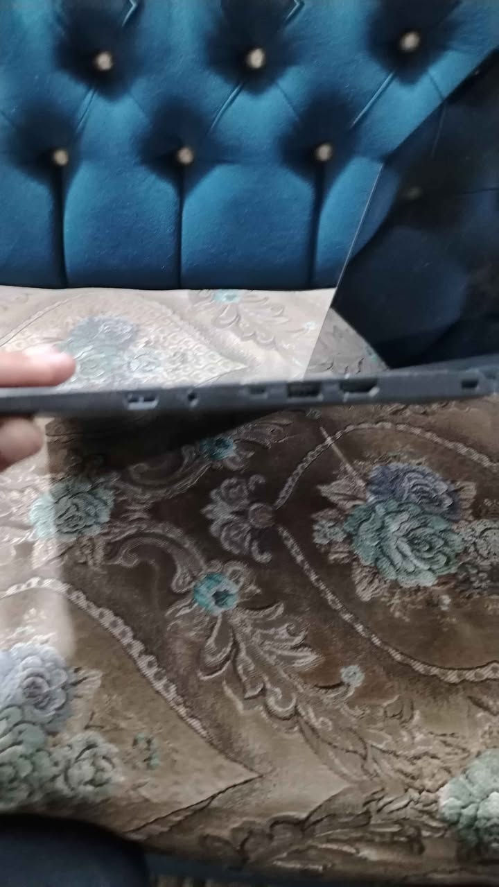 لابتوب X1 carbon yoga بحالة ممتازة 🔥
جهاز قوي وعملي مناسب للدراسة، العمل، والتصفح السريع.
المواصفات:
المعالج: Intel Core i5-8350U سريع وأداء مستقر
الرام: 8gb
التخزين:  SSD M. 2 512gb
الشاشة: 14 إنج لمس قلاب 360 درجة
كرت الشاشة:-4gb من انتل
كيبورد عربي / إنكليزي
يحتوي منافذ USB و HDMI و Type-C
ملحقاته حقيبة+شاحنة+قلم
----------
متوفر لدى مكتب exotech شارع 60 مجمع البتول قرب مستشفى الكاظمية
 ---------
السعر:-375 الف بغداد, العراق


**إذا كنت صاحب هذا الإعلان وتريد حذفه لأي سبب، رجاءا أرسل رسالة إلى الدعم الفني**