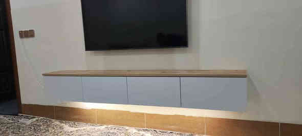 مێزی تیڤی بە ڕەنگی ساجی و سپی بە هەردوو شێوازی هەڵواسین یان قاچی هەبێت دوو مەتری نرخی 75 هەزارە
مەترو نیوی نرخی 60 هەزارە گڵۆپی لیدی پێوەیە و گەیاندن و هەڵواسین تەنها 5 هەزارە بۆ ناو شاری سلێمانی لە بەکرەجۆم
*********** السليمانية
