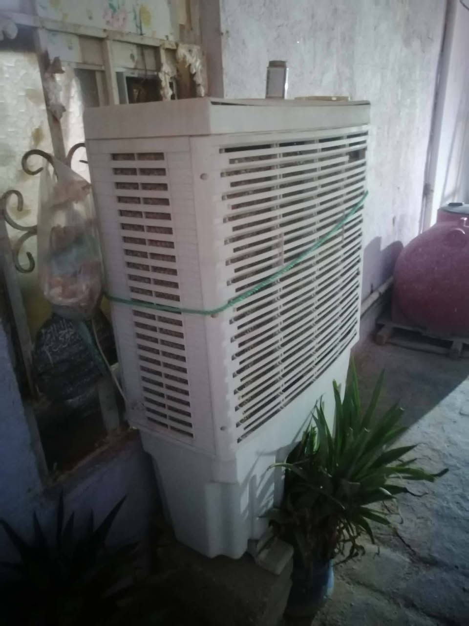 غراض مستخدمه البيع طباخ شغال كل ضرر مابي سعره 75بي مجال وتي بخاري سعر 50وبي مجال مجمد فقط تبرد سعرها 75بي مجال  مبرد  150قفل ***********
