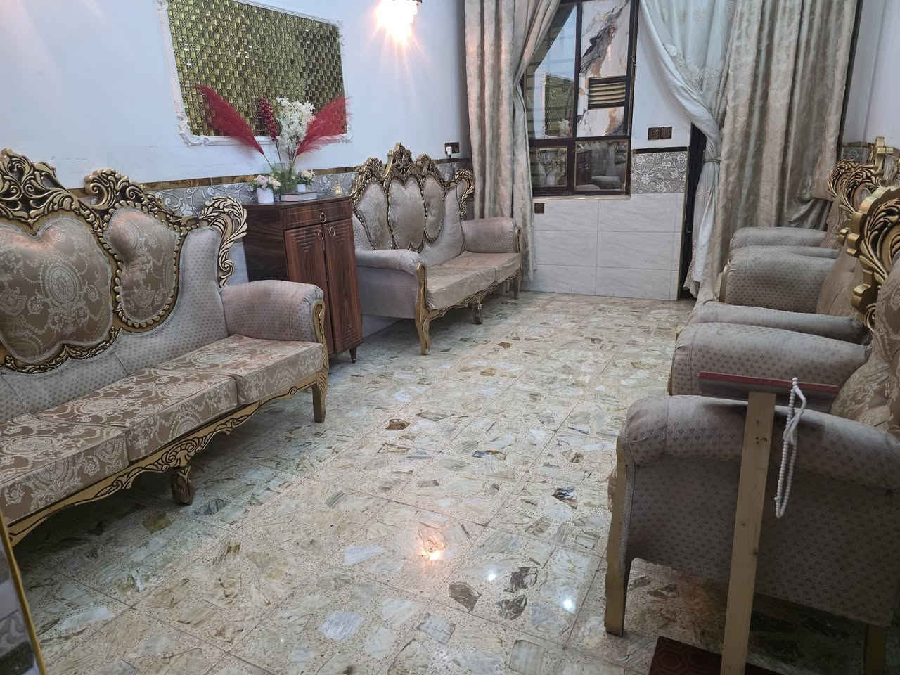 تخم للبيع عشر مقاعد المكان البلديات التراث السعر ٢٥٠ الف
للإستفسار الاتصال على ***********
