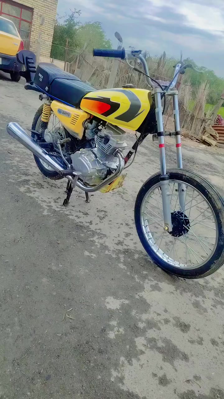 السلام عليكم اخوان دراجه للبيع نضيفه وحلوه مكفوله كفاله عامه السعر ٦٠٠ وهاذ رقمي ***********
