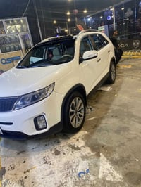 سورنتو موديل 2015 خليجي فول مواصفات ماعدا الفور ويل بيها طخة خلف باب ا...