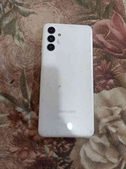 اجهزه اثنين سامسونك للبيع الاجهزه عاطلين  شاشاتهم مكسره وذابهم شراي ادفع سعر ***********
