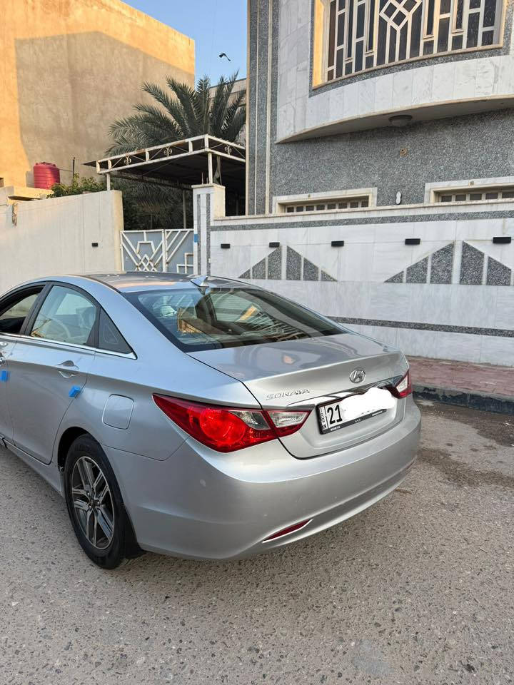 سلام عليكم
سوناته 2014 ادوات ادوات كصه جنطه 
دخول جديد جاهزه من كل نواحي 
مكينه كيرحداده كفاله تبريد ثلج محرك 2400 بانزين اصل سياره جديده حيل سياره
منضمه زنون تخم تاير جديد شاشه وكامره متوئم شمالي نكليزي طبق الصل السعر 50$
العنوان البصره 
الهاتف ***********
