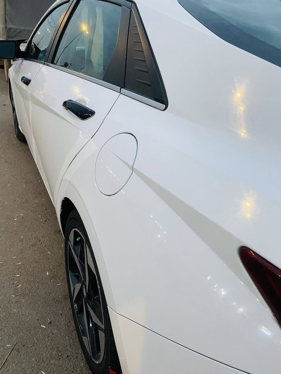 اسلام عليكم النترا 2021 لمتد فول الفول وارد امريكي بسمي السيارة  حادث بنيد فقط وبيها باردين نضيفه جدا
السيارة ماشيه 83 الف 
مواصفات لميتد limited
بصمة سقف ( سلايد روف )
محرك 2000 Doch دوش المرغوب
رادارات 360 درجه ( امامي جانبي خلفي )
تمنع التصادم الامامي والجانبي والخلفي  
التحذير عند فتح الباب 
تحكمات استيرن 4 جهات 
دشبول شاشة 4 وضعيات للعدادات 
وضعيات قيادة ( عادي سبورت ذكي ) 
مثبت سرعة ذكي ( التحذير عند مغادرة المسار )
AUto Hold التوقف لفترات قصيرة 
الهاند بريك بصمة
شاشة دجتل متصل حجم كبير لمس تدعم نظام الابل كار بلي والاندرويد اوتو
شحن واير ليس 
ويل كب 17 مميز 
نظام الصوت Bose عدد السماعات 8
تشغيل عن بعد 
اضواء ترحيب عند الاقتراب 
لايت لد 3 عدسات وسكنات لد زنون نهار 
كشنات جلد السايق كهرباء
نقطة عمياء
تدفئة بالكشنات
لد متغير الالوان على طول الدد شبول + لد بيبان اضافي سعره 200 الف 
كير اوتماتيك و S وعادي 8 نمر 
تحديد مسار وقيادة الية والسياقة على خطوط الشارع في حال الاجتياز تنبهك مانع انزلاق ومانع تصادم  
 السعر 158  وبيه مجال  بغداد المدينة 

***********    بي واتساب ::::::  ***********
